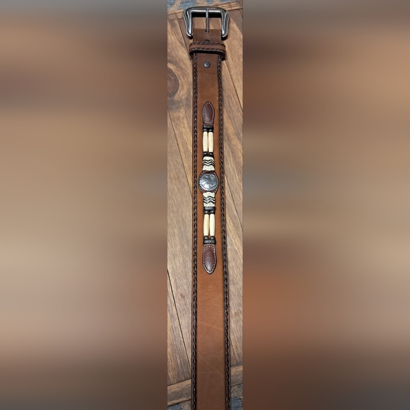 43" Beaded Leather Orvis Belt - Picture 4 of 10